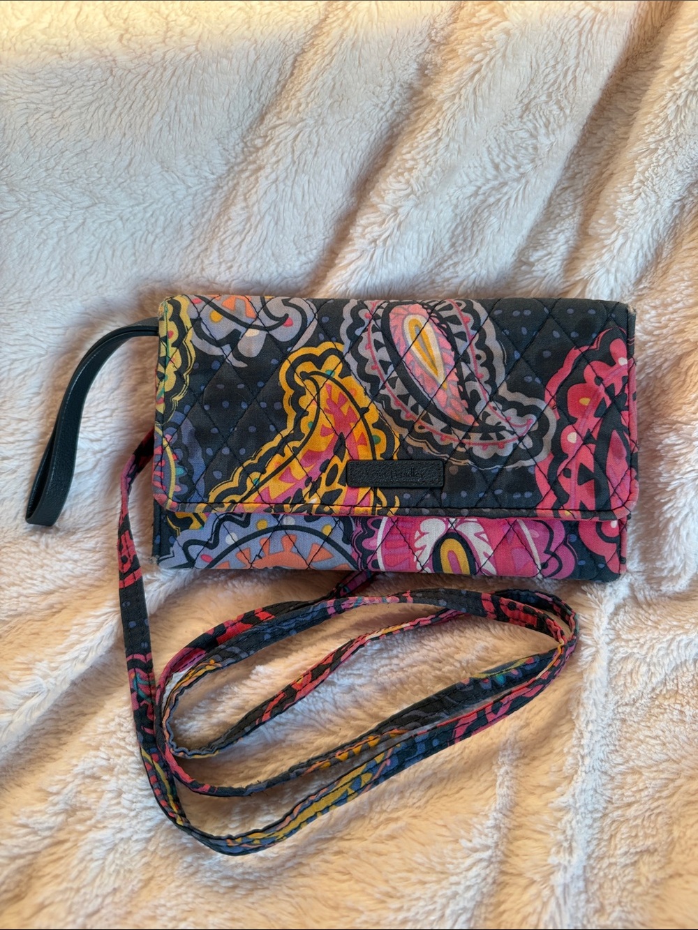 Vera Bradley Quilted Paisley Crossbody Wallet Wristlet Bag Multicolor Navy Pink